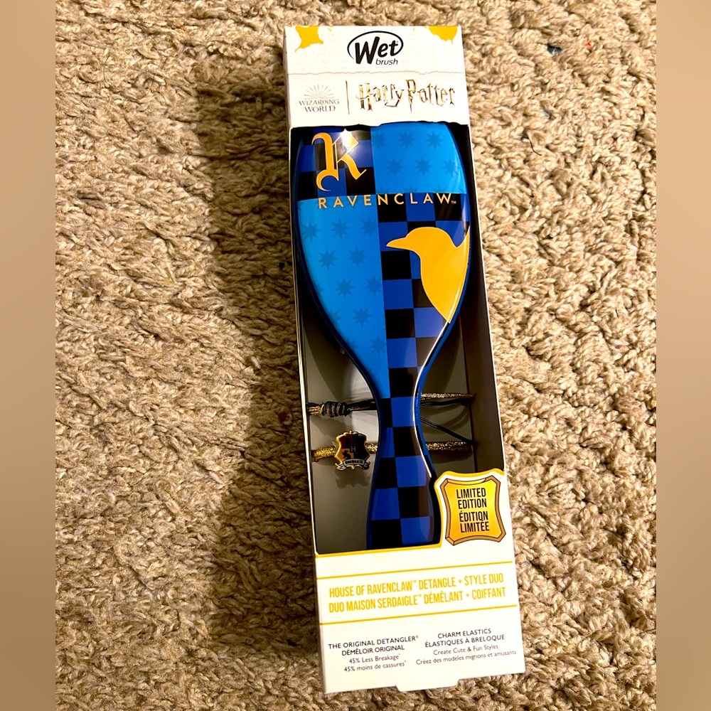 Harry Potter Ravenclaw Original Detangler Limited Edition Brush + Hair Elastics